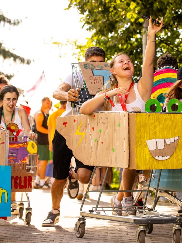 Activități Extracurriculare